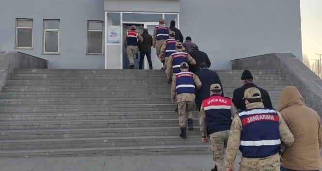 Terörist cenazesinde propaganda yapan 7 kişi gözaltına alındı